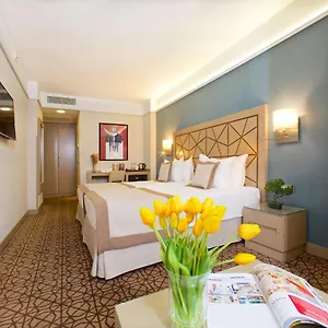 Ramada By Wyndham Taksim Hotel