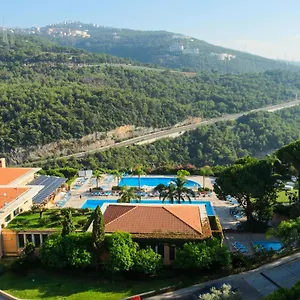 country-lodge-hotel-resort-beirut.beiruthotelsdirect.com/